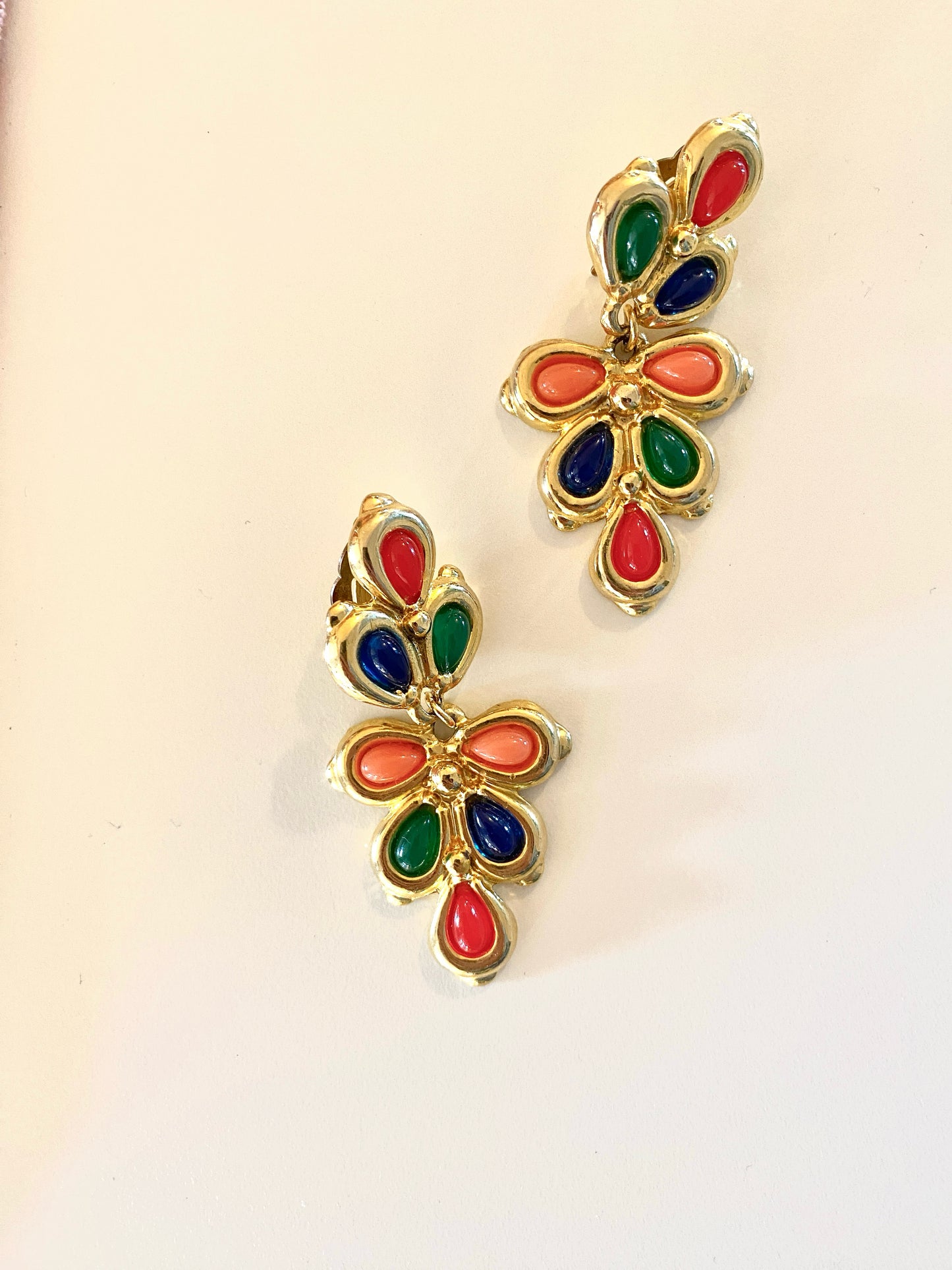 Clips en grappes colorées