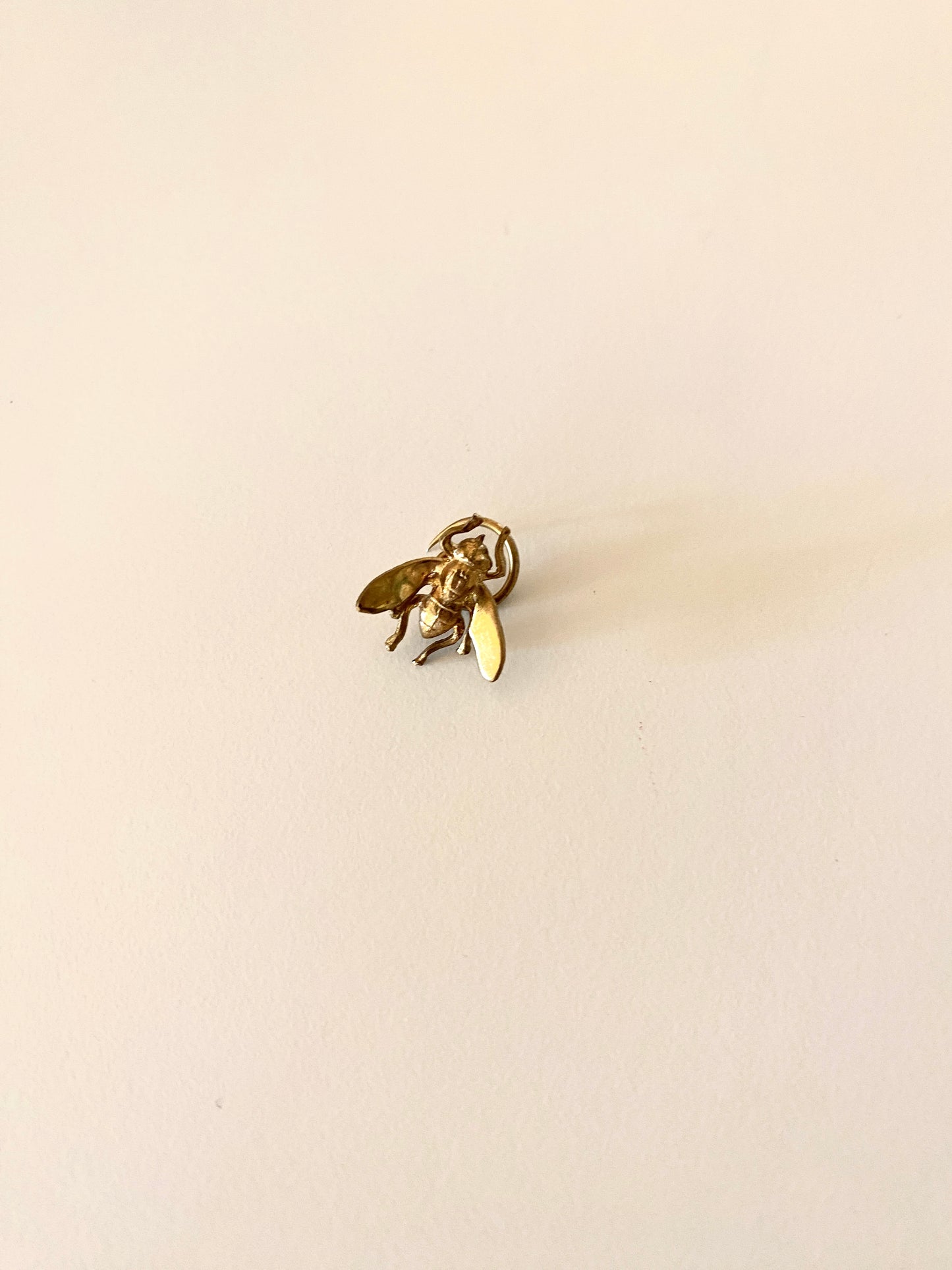 Broche B