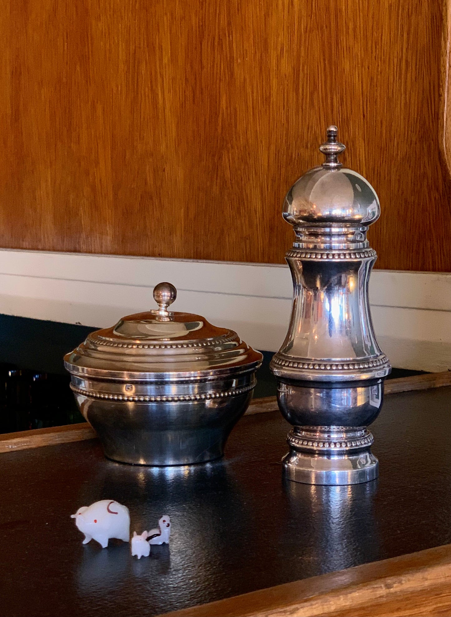 Poivrier et sucrier en argent