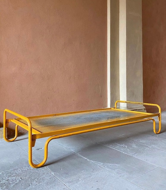 Day Bed tubulaire de Michel Hamon