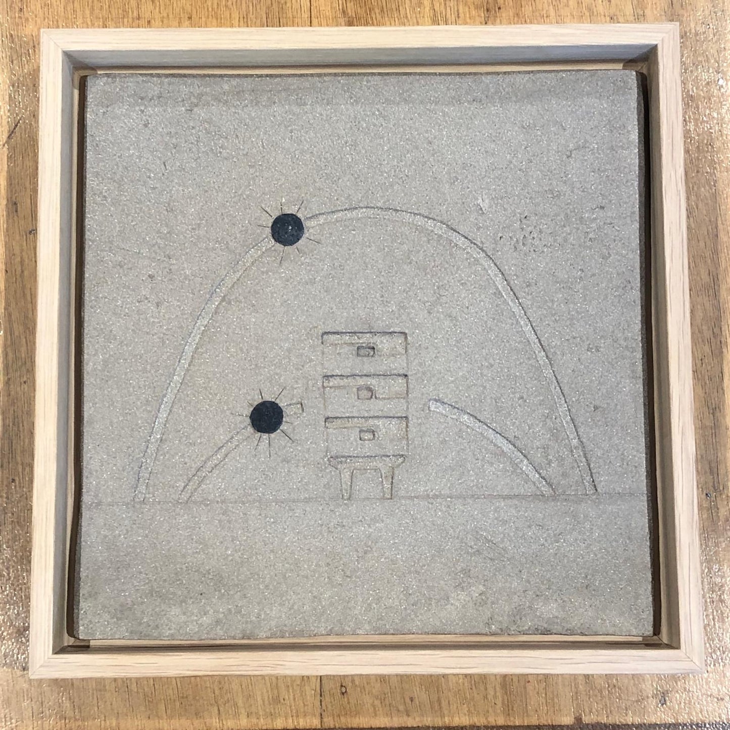 Bas reliefs en grès chamotté gris