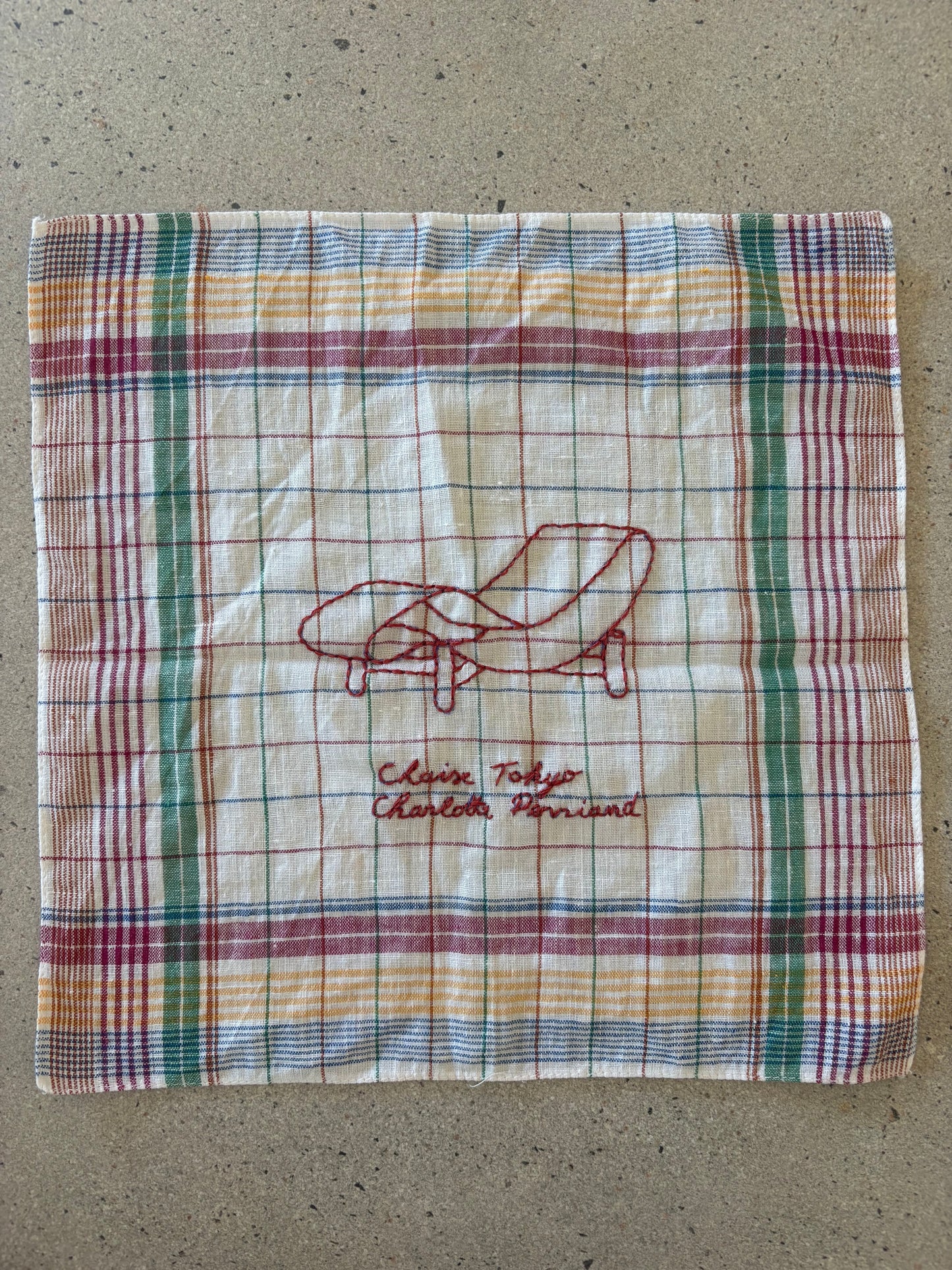 Broderies Mobilier iconique