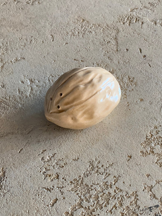 Noix salière en céramique écrue
