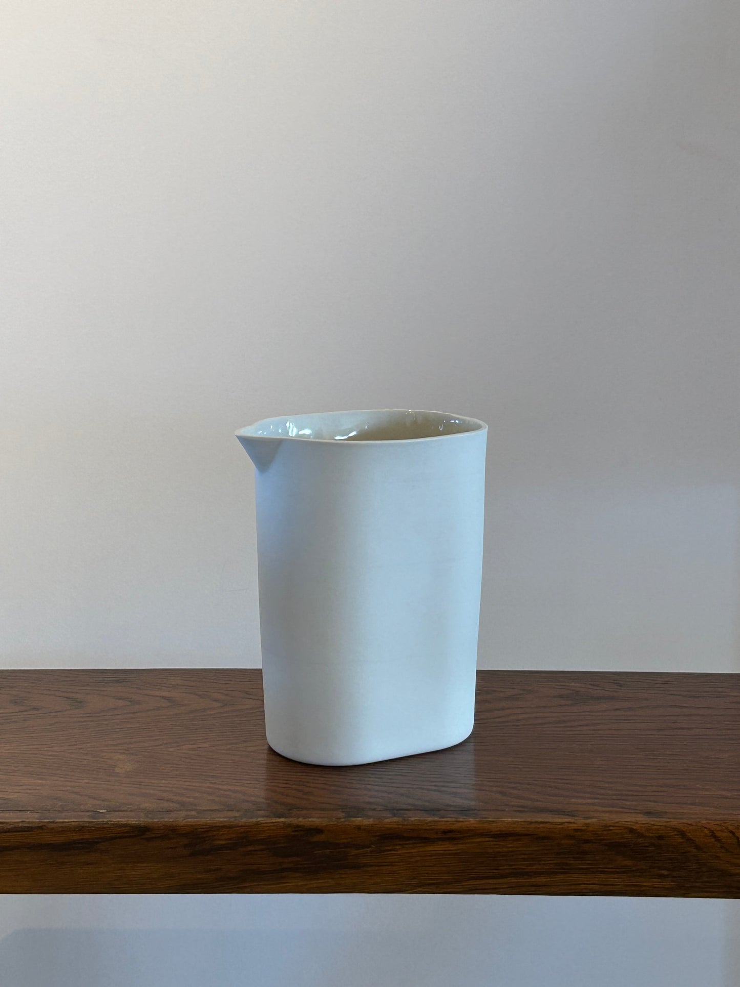 Broc en Porcelaine