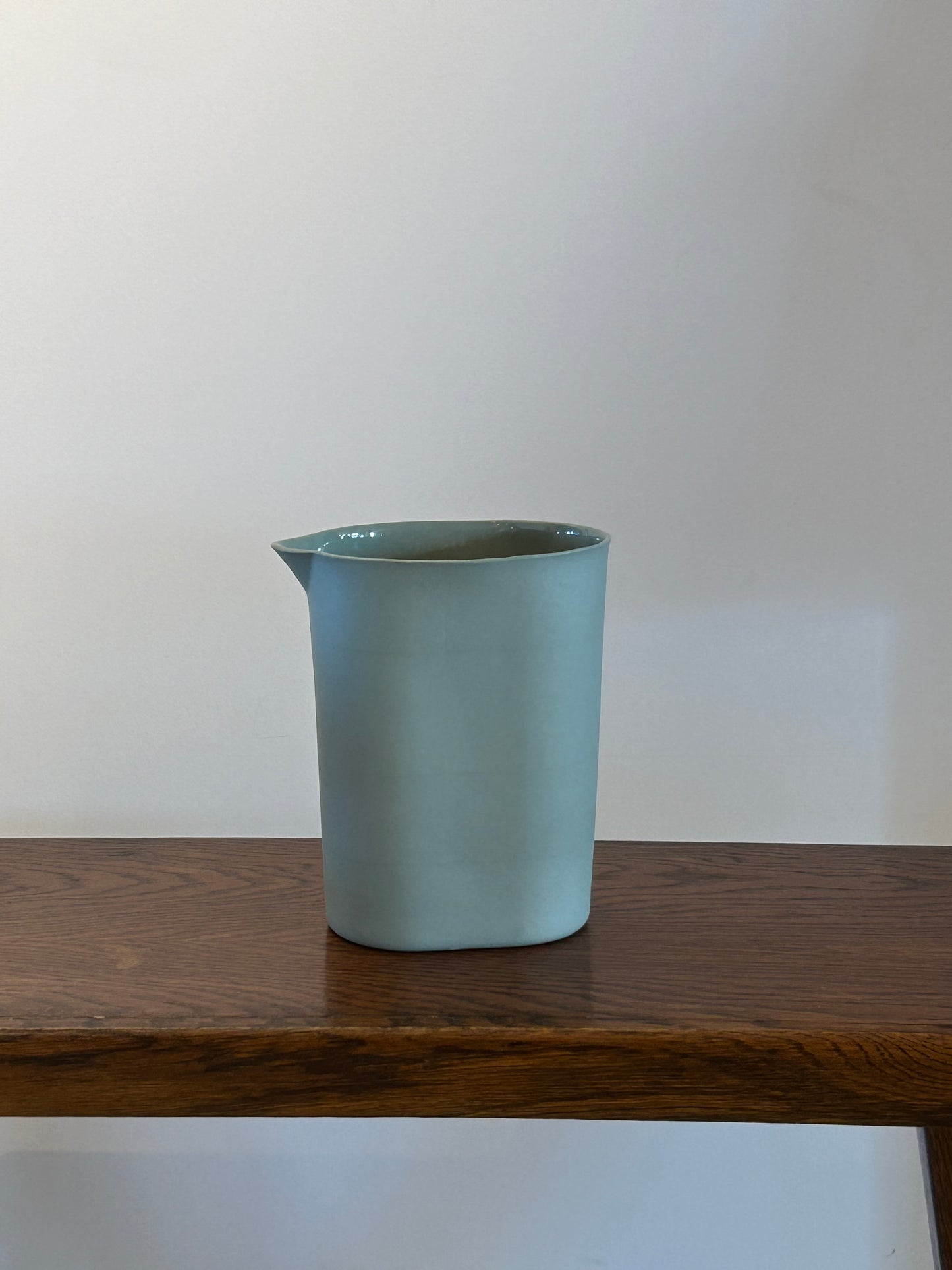 Broc en Porcelaine