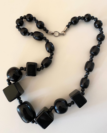 Collier bakelite noire