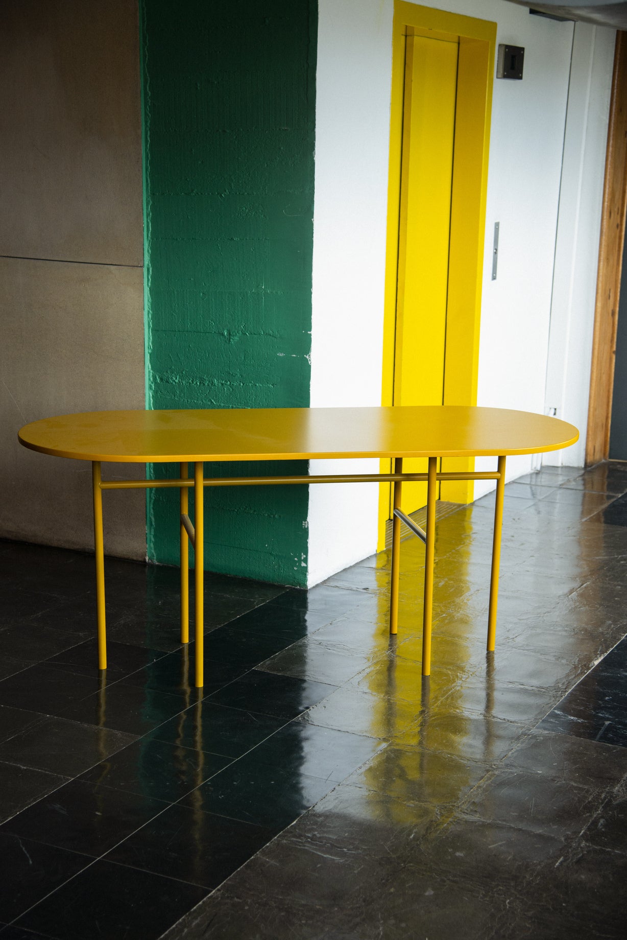 Table Bora Bori