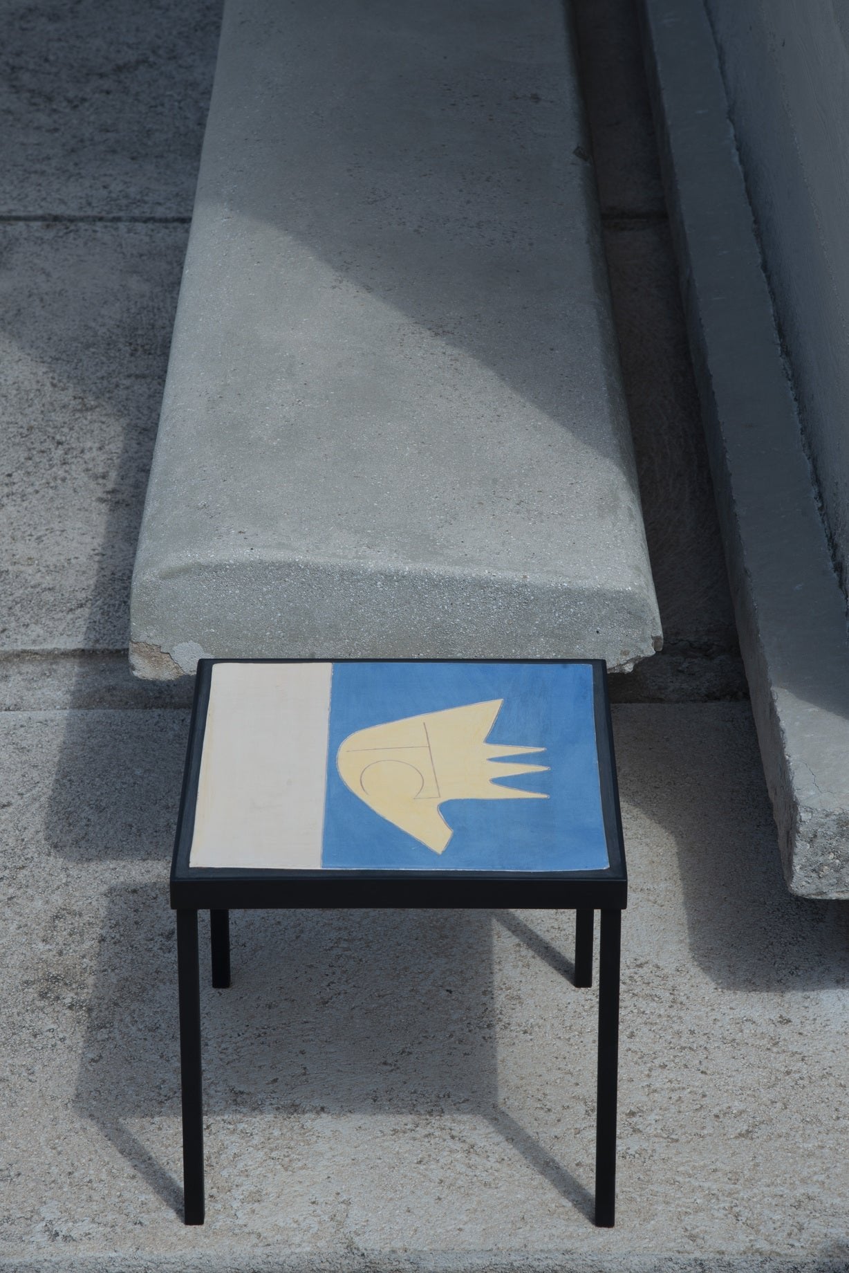 Table d'appoint "Chandigarh"